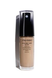 Shiseido Aydınlık Veren Fondöten - Synchro Skin Glow Luminizing Foundation  SPF20 4 Natural 30ml 729238135420