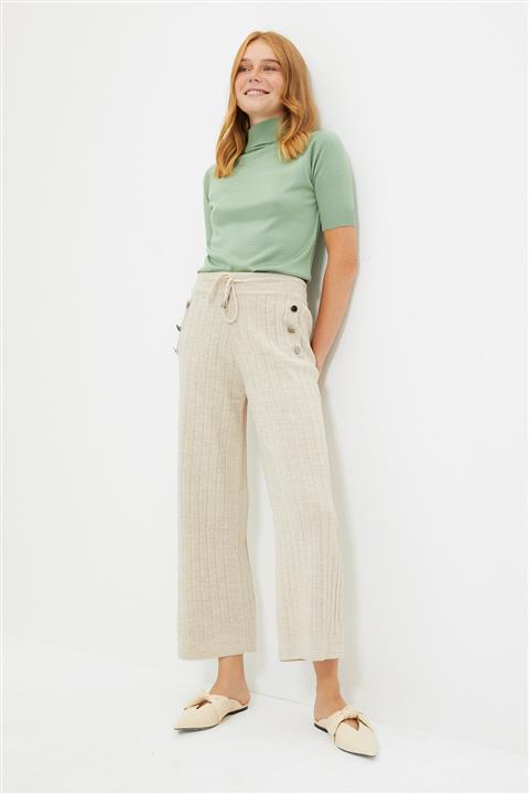 TRENDYOLMİLLA Taş Düğme Detaylı Triko Pantolon TWOAW21PL0159
