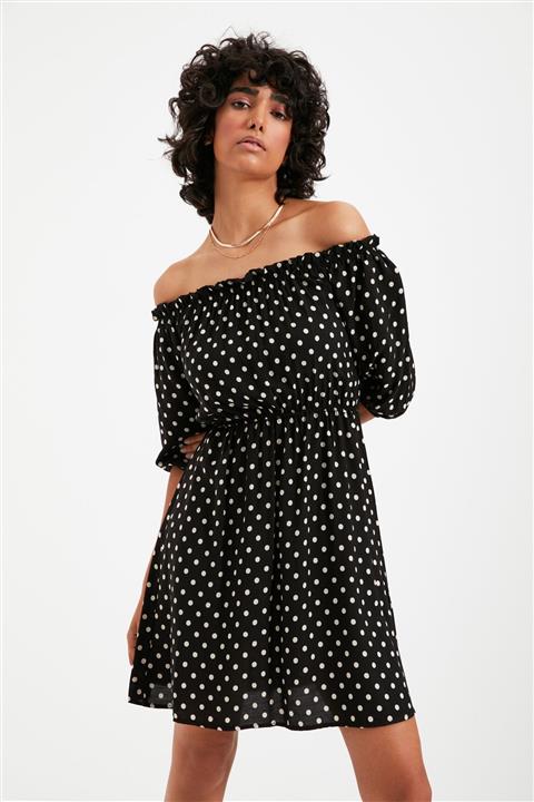 TRENDYOLMİLLA Siyah Carmen Yaka Elbise TWOAW22EL0573