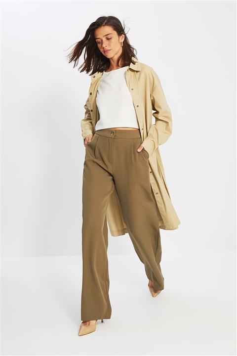 TRENDYOLMİLLA Açık Haki Düz Pantolon TWOAW22PL0139