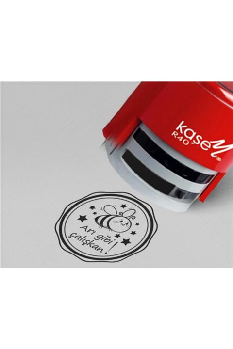 Melis Lazer Öğretmen Kaşesi Arı Gibi Çalışkan! (40 mm Yuvarlak Kaşe)