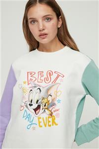 TRENDYOLMİLLA Ekru Tom & Jerry Lisanslı Baskılı Basic Örme İnce Sweatshirt TWOAW22SW0483