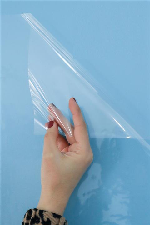 Evbuya Akıllı Kağıt - 100x120 Cm Şeffaf, 1 Alana-1 Bedava Yapışkansız, Bantsız Tutunan Yazı Tahtası