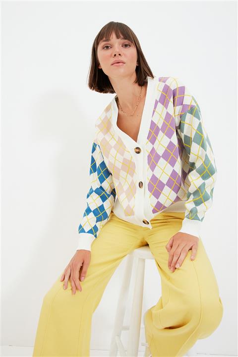 TRENDYOLMİLLA Ekru Düğmeli Triko Hırka TWOAW22HI0270