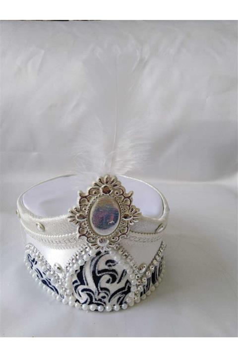 Başak Sünnet Sarayı Beyaz Lacivert Tüylü Pelerin Prens Model Sünnet Şapkası