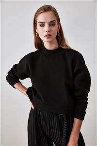 TRENDYOLMİLLA Siyah Dik Yaka Crop Örme Şardonlu Sweatshirt TWOAW21SW0839