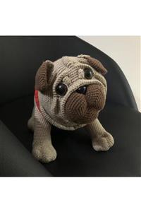 Kare Art Amigurumi Pug. Ölçüleri:32x17x19 Cm. Hediyelik Örgü Oyuncak. %100 El Üretimi. Yerli Üretim.