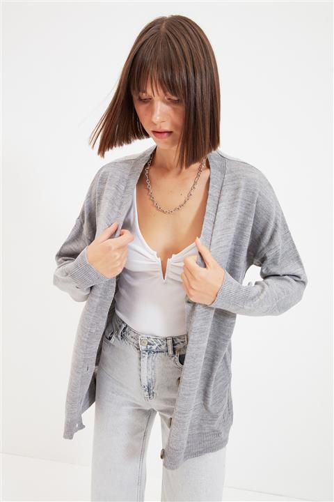 TRENDYOLMİLLA Gri Oversize Triko Hırka TWOAW22HI0675