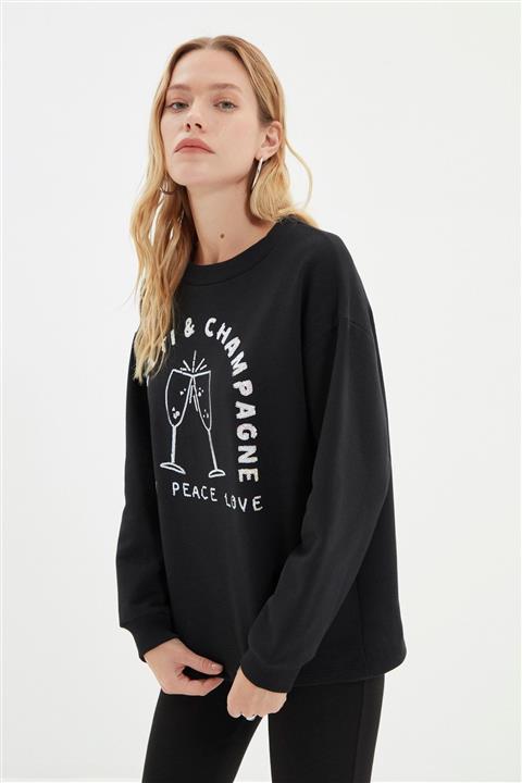 TRENDYOLMİLLA Siyah Loose Fit Örme İnce Sweatshirt TWOAW22SW1795