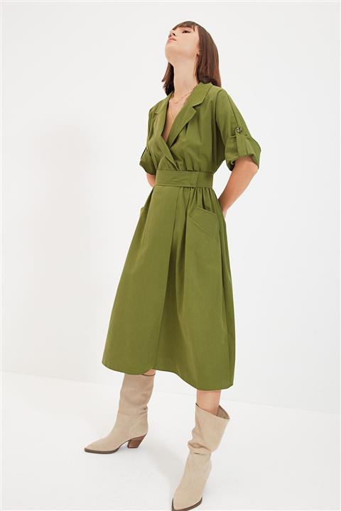 TRENDYOLMİLLA Haki Kuşaklı Kruvaze Yaka Elbise TWOAW22EL0268