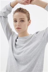 TRENDYOLMİLLA Gri Basic İnce Örme Sweatshirt TWOAW22SW1052