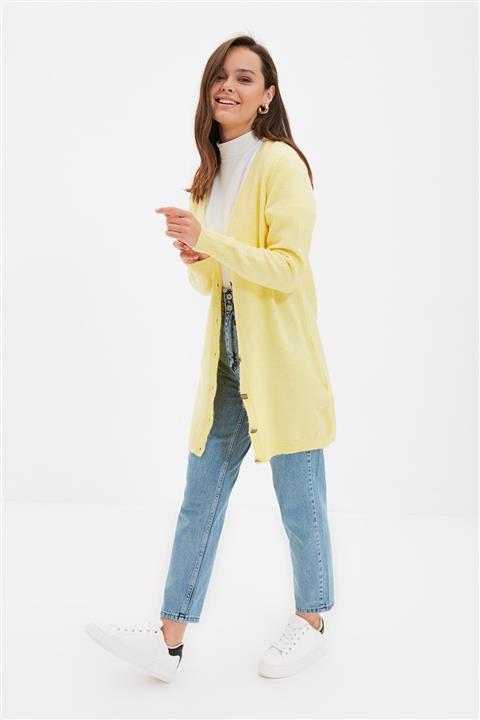Trendyol Modest Sarı V Yaka Düğmeli Uzun Triko Hırka TCTAW22HI0398