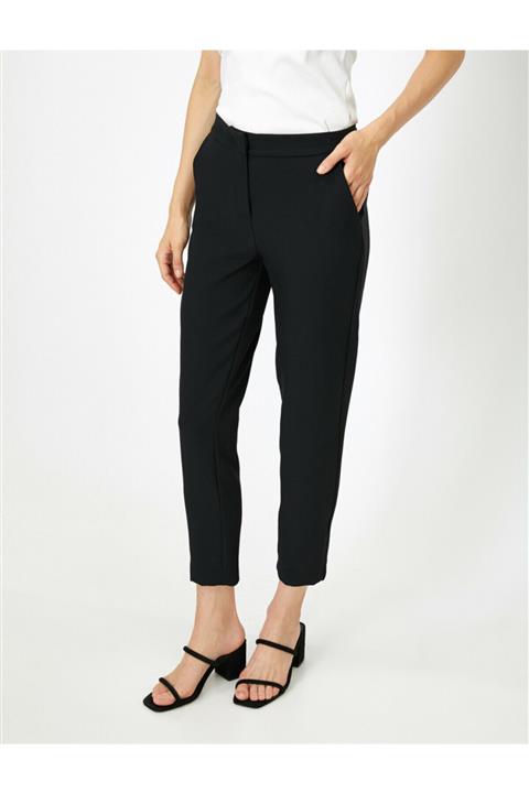 Koton Kadın Siyah Cep Detayli Pantolon 0KAK42460UW