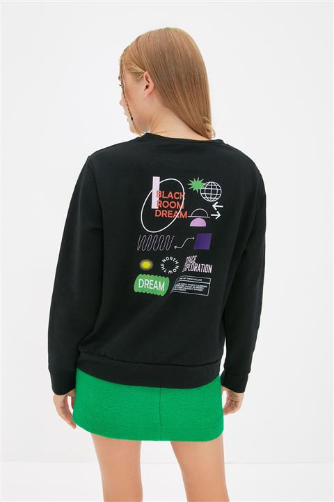 TRENDYOLMİLLA Siyah Sırt Baskılı Basic İnce Örme Sweatshirt TWOAW22SW1904