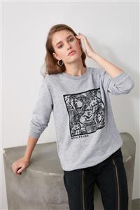 TRENDYOLMİLLA Gri Baskılı Basic Örme İnce Sweatshirt TWOAW21SW0542