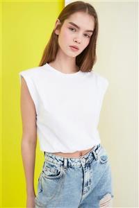 TRENDYOLMİLLA Beyaz Vatkalı Crop Örme T-Shirt TWOSS21TS0379