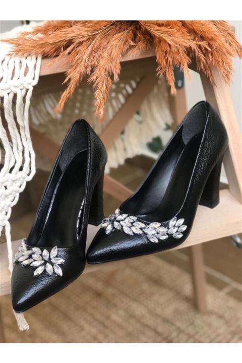 LAURELS Kadın Siyah Taş Detaylı Topuklu Ayakkabı