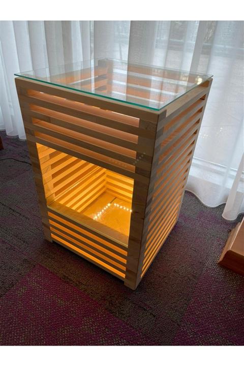 Pronto Reklam Pronto Dizayn Masif Ahşap 2 Camlı ve Led Işıklı Raflı Komodin 40x40x60 cm