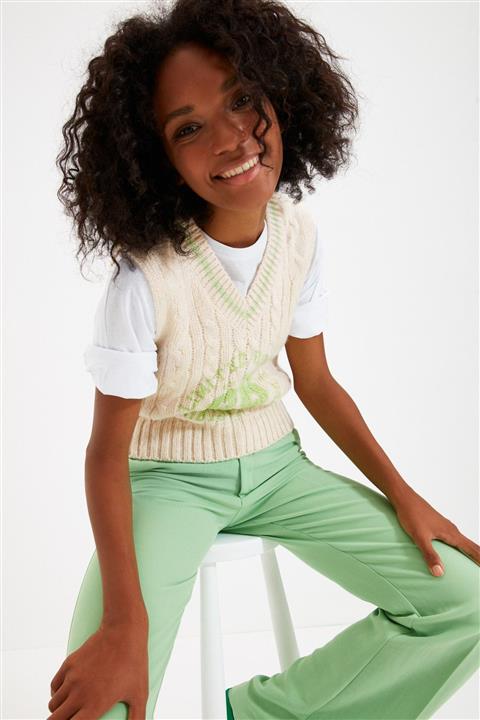 TRENDYOLMİLLA Ekru V Yaka Triko Süveter TWOAW22BZ0040