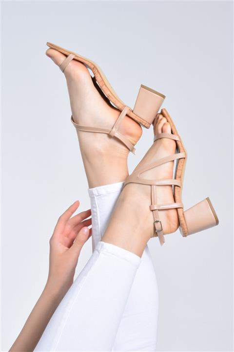 MJORA Kadın Bej Kalın Topuklu Bantlı  Sandalet